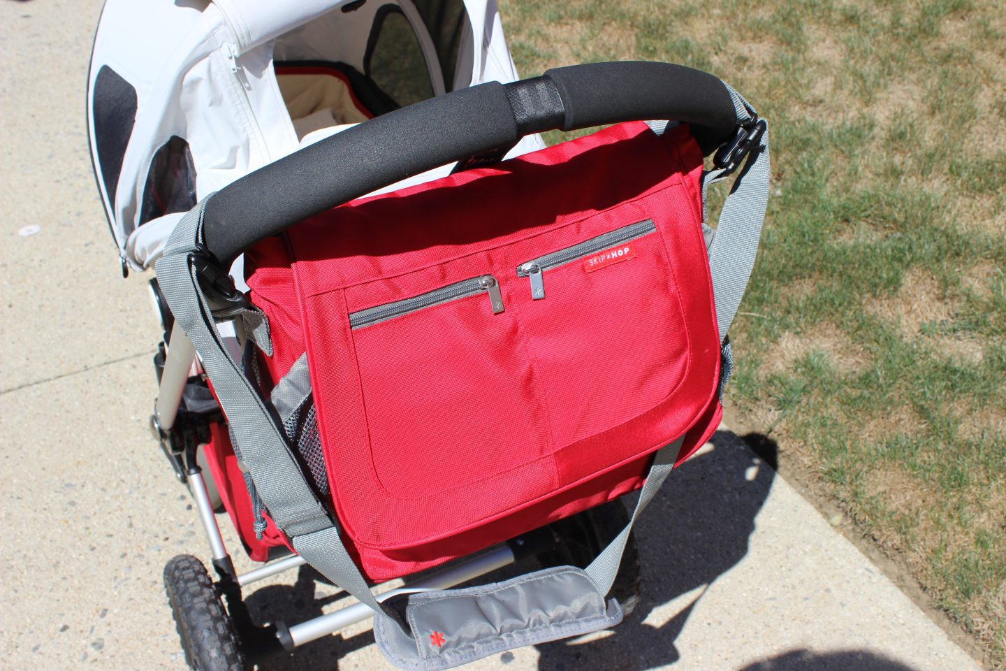 What’s in my Skip+Hop Via Messenger diaper bag?