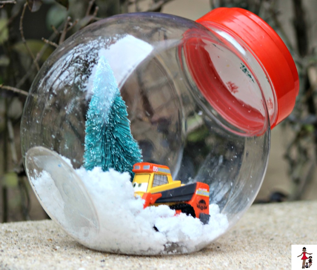 DIY-SNOW-Globe-disney-planes