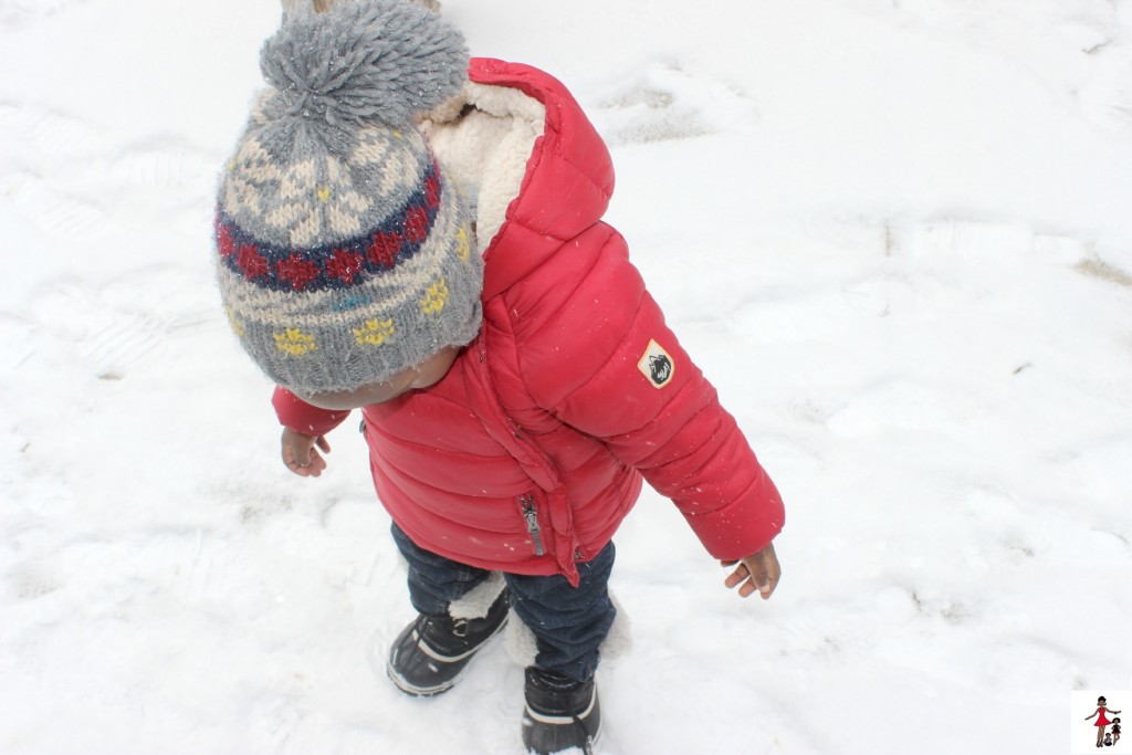 toddler-first-snow