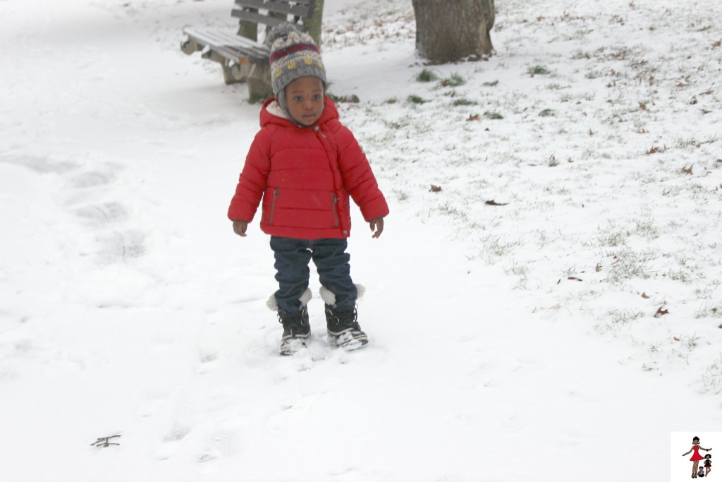 toddler-in-snow