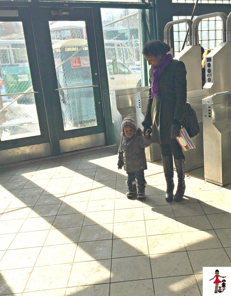 new-york-moms-subway-with-toddlers