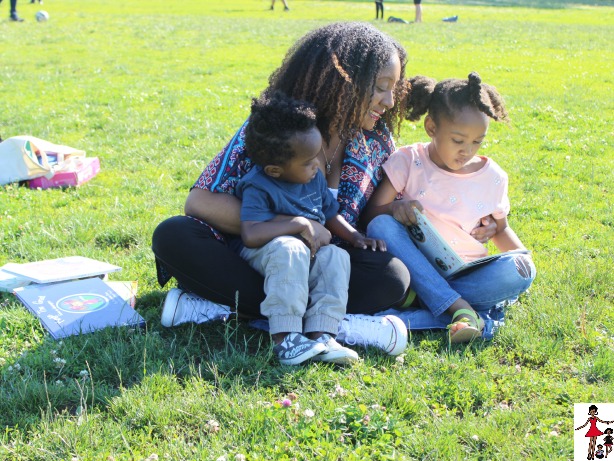 reading-books-children