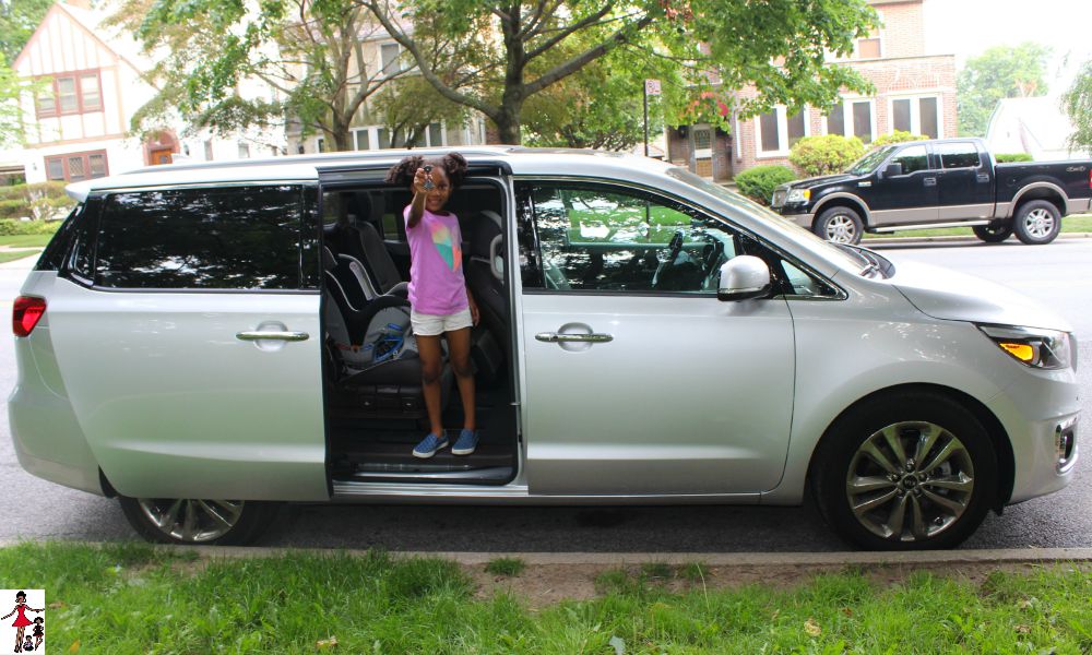 kia-sedona-review-family