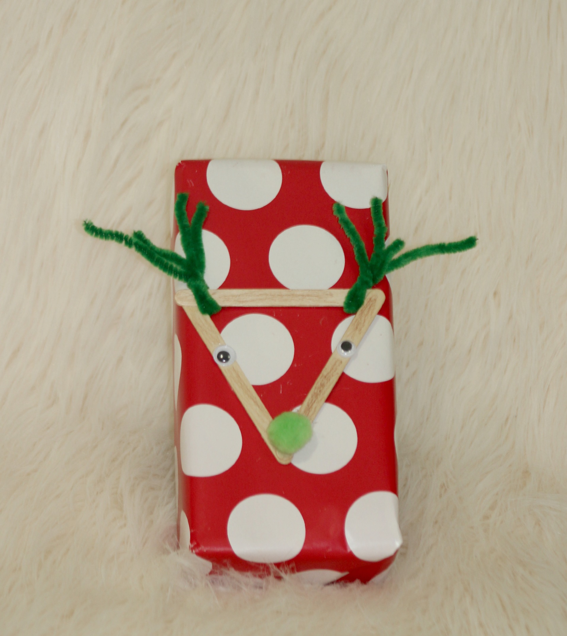 reindeer-giftwrap