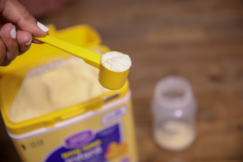 Tips for weaning baby and picking infant formula